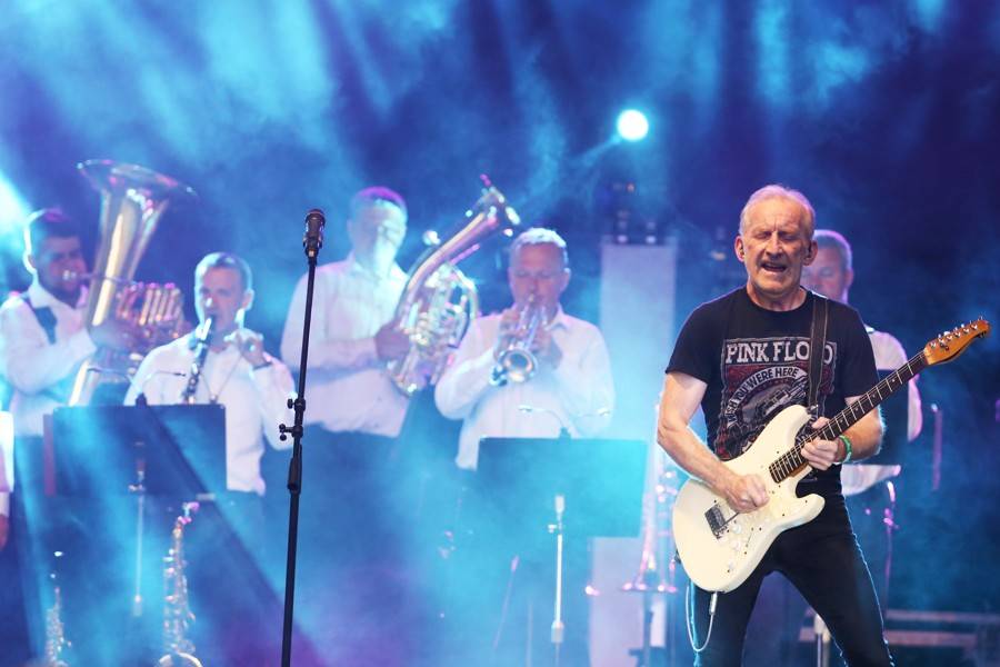 Čechomor na Špilberku podpořili Kumpánovi muzikanti