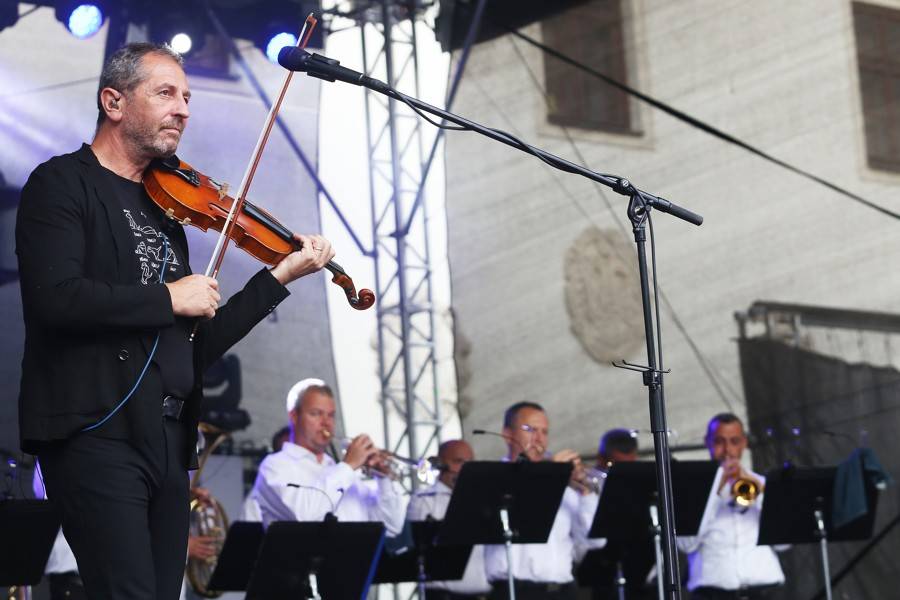 Čechomor na Špilberku podpořili Kumpánovi muzikanti