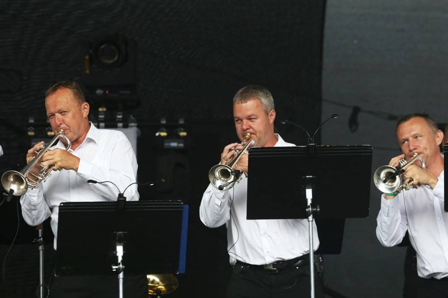 Čechomor na Špilberku podpořili Kumpánovi muzikanti