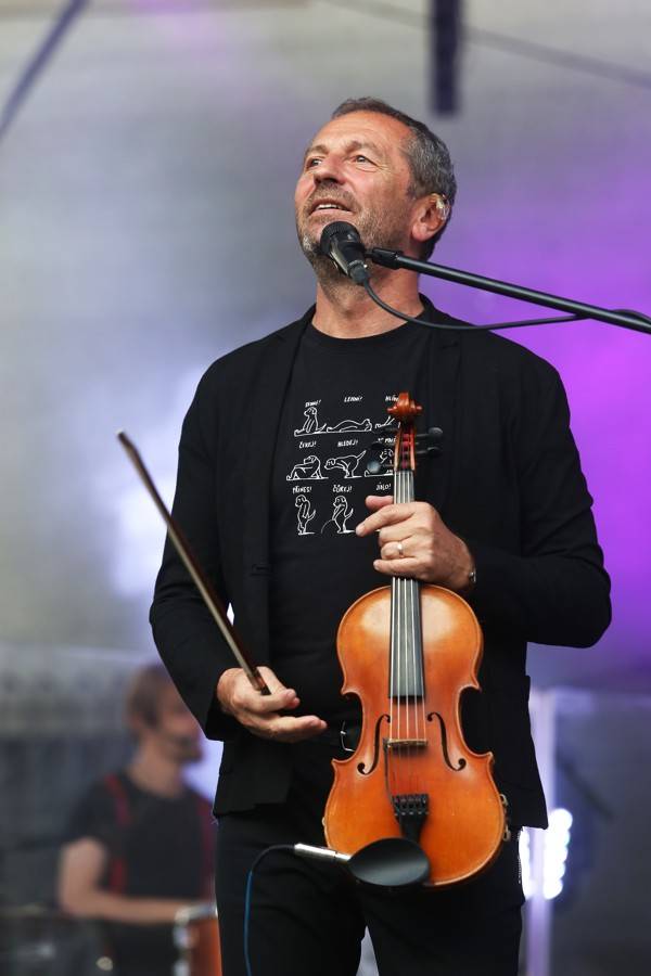 Čechomor na Špilberku podpořili Kumpánovi muzikanti