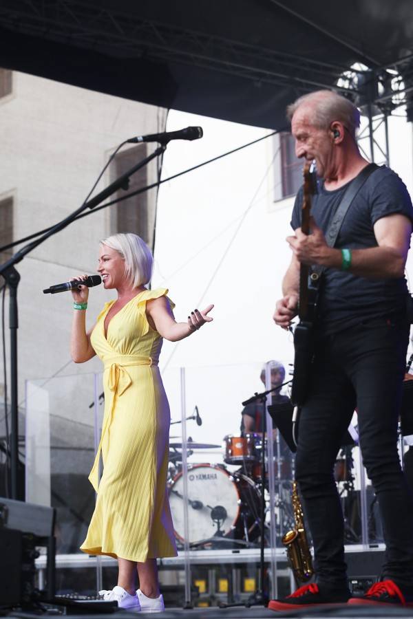 Čechomor na Špilberku podpořili Kumpánovi muzikanti