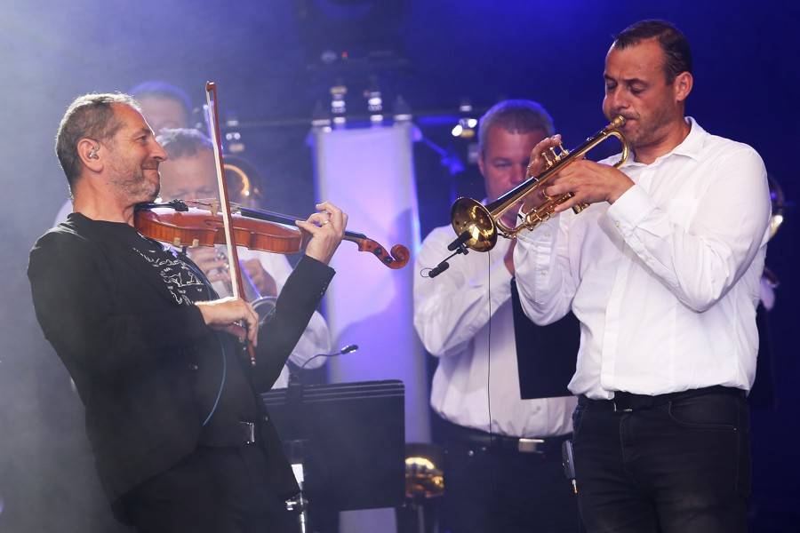 Čechomor na Špilberku podpořili Kumpánovi muzikanti