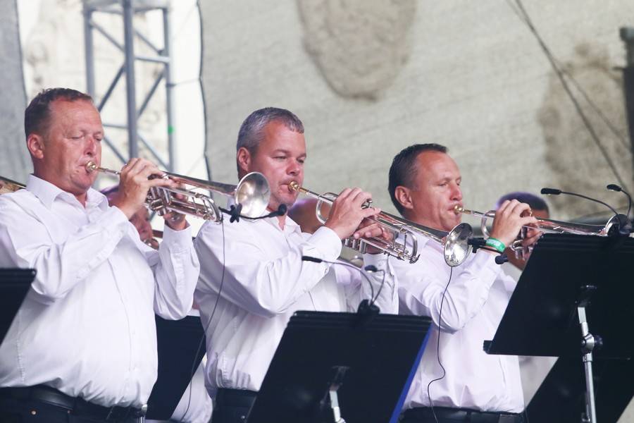 Čechomor na Špilberku podpořili Kumpánovi muzikanti