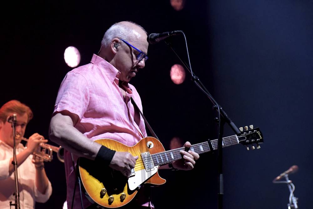 Mark Knopfler přijel do pražské O2 areny s novým albem Down The Road Wherever