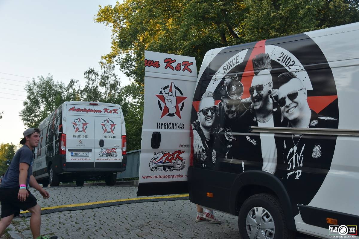 Rock In Plzeň: Amfiteátr za Plazou hostil Arakain s Lucií Bílou, Rybičky 48 i Traktor. Pobavila také Rammstein Tribute Show