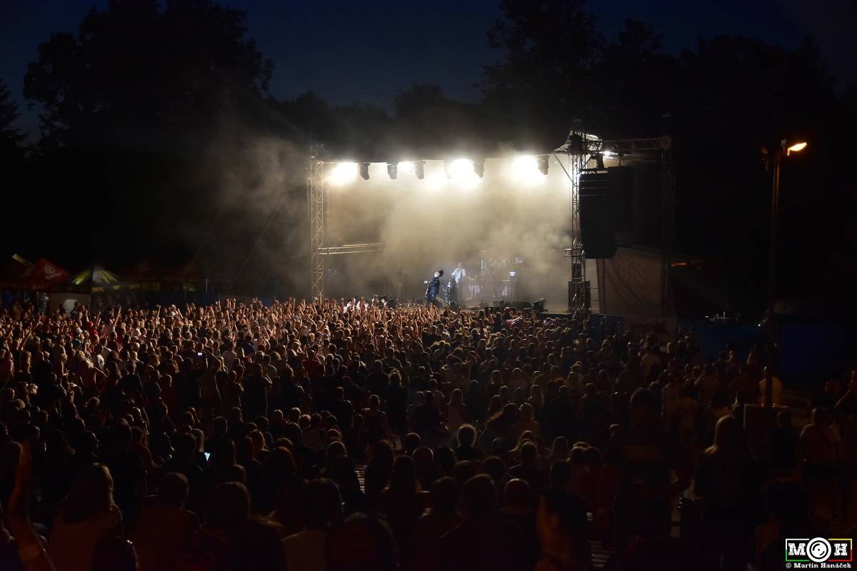 Rock In Plzeň: Amfiteátr za Plazou hostil Arakain s Lucií Bílou, Rybičky 48 i Traktor. Pobavila také Rammstein Tribute Show