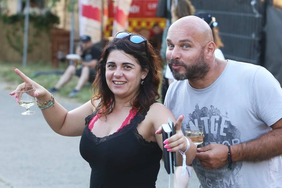 První den slovenského Topfestu opanoval Slash, vystoupili i Desmod nebo Zemětřesení