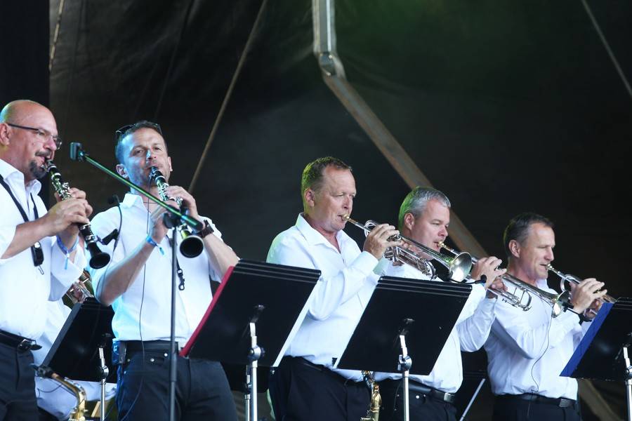 Druhý den Topfestu: Čechomor s dechovkou vystřídali Apollo 440, Deez Nuts i Zona A