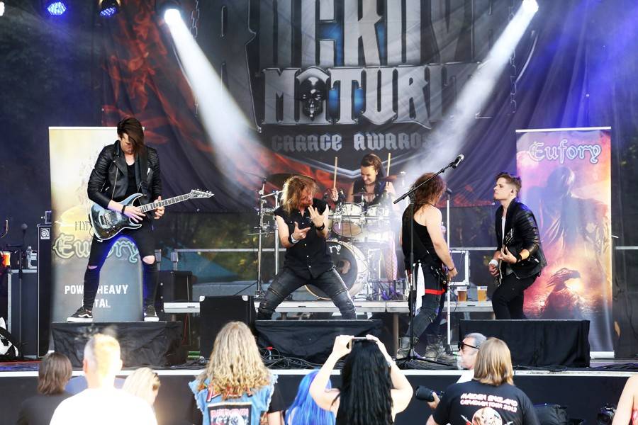 Druhý den Topfestu: Čechomor s dechovkou vystřídali Apollo 440, Deez Nuts i Zona A