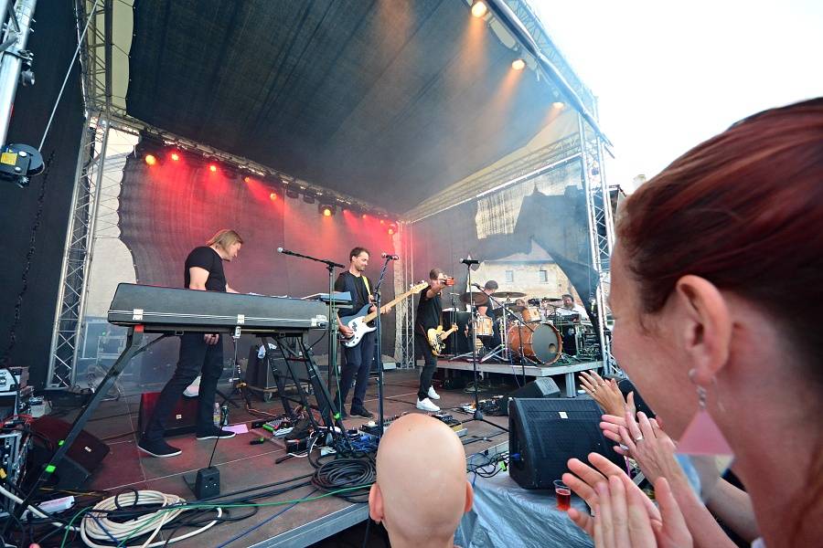 Tata Bojs si v Brně na Špilberku užívali letní atmosféry. Vystoupili také Ghost Of You