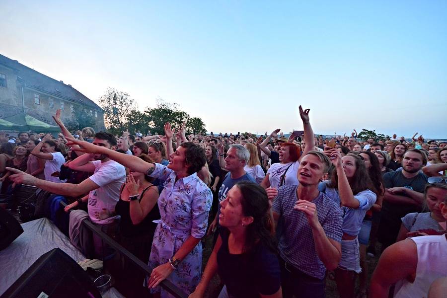 Tata Bojs si v Brně na Špilberku užívali letní atmosféry. Vystoupili také Ghost Of You