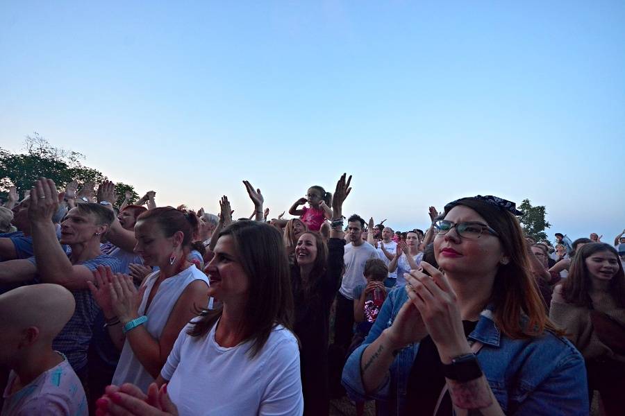Tata Bojs si v Brně na Špilberku užívali letní atmosféry. Vystoupili také Ghost Of You