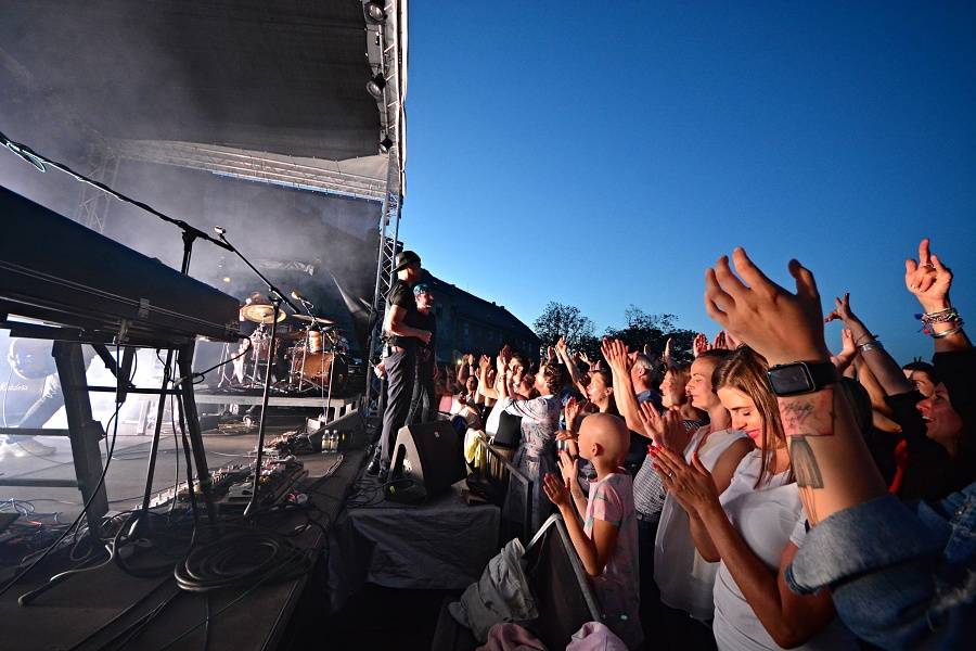 Tata Bojs si v Brně na Špilberku užívali letní atmosféry. Vystoupili také Ghost Of You