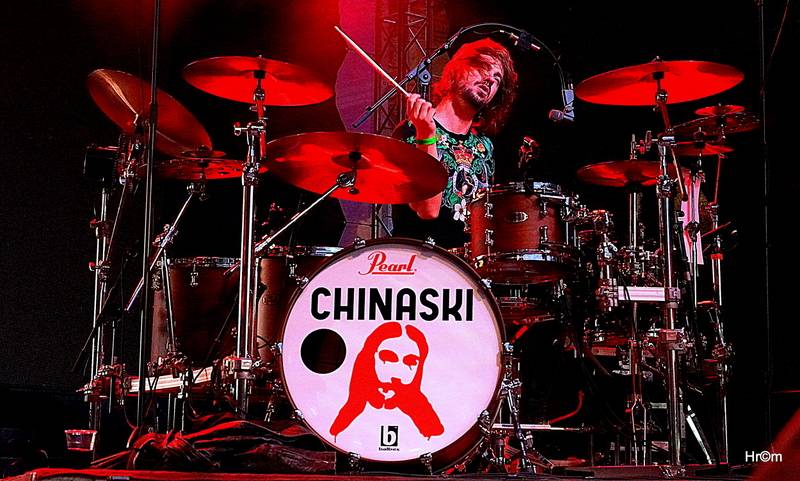 MFF Karlovy Vary se blíží do finále: Svými koncerty bavili Chinaski i Kapitán Demo