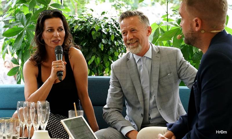 MFF Karlovy Vary se blíží do finále: Svými koncerty bavili Chinaski i Kapitán Demo