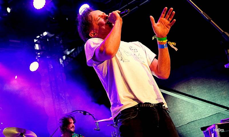 MFF Karlovy Vary se blíží do finále: Svými koncerty bavili Chinaski i Kapitán Demo