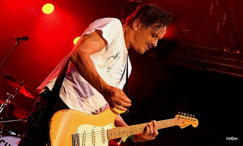 MFF Karlovy Vary se blíží do finále: Svými koncerty bavili Chinaski i Kapitán Demo