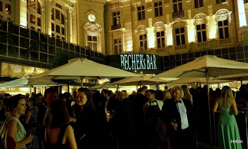 MFF Karlovy Vary ocenil film Otec i Patricii Clarkson, Jiří Bartoška děkoval městu za pohostinnost