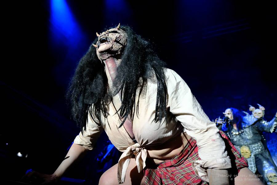 Finští Lordi předvedli na Pekelném ostrově v Holýšově hororovou show. Hráli i Škwor, Traktor nebo Dymytry