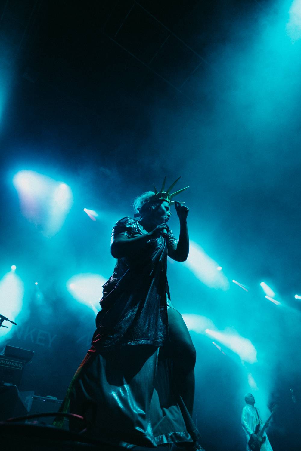 Prvnímu dni pardubického Létofestu se vyhnul déšť. Jiří Macháček nečekaně zpíval s Monkey Business