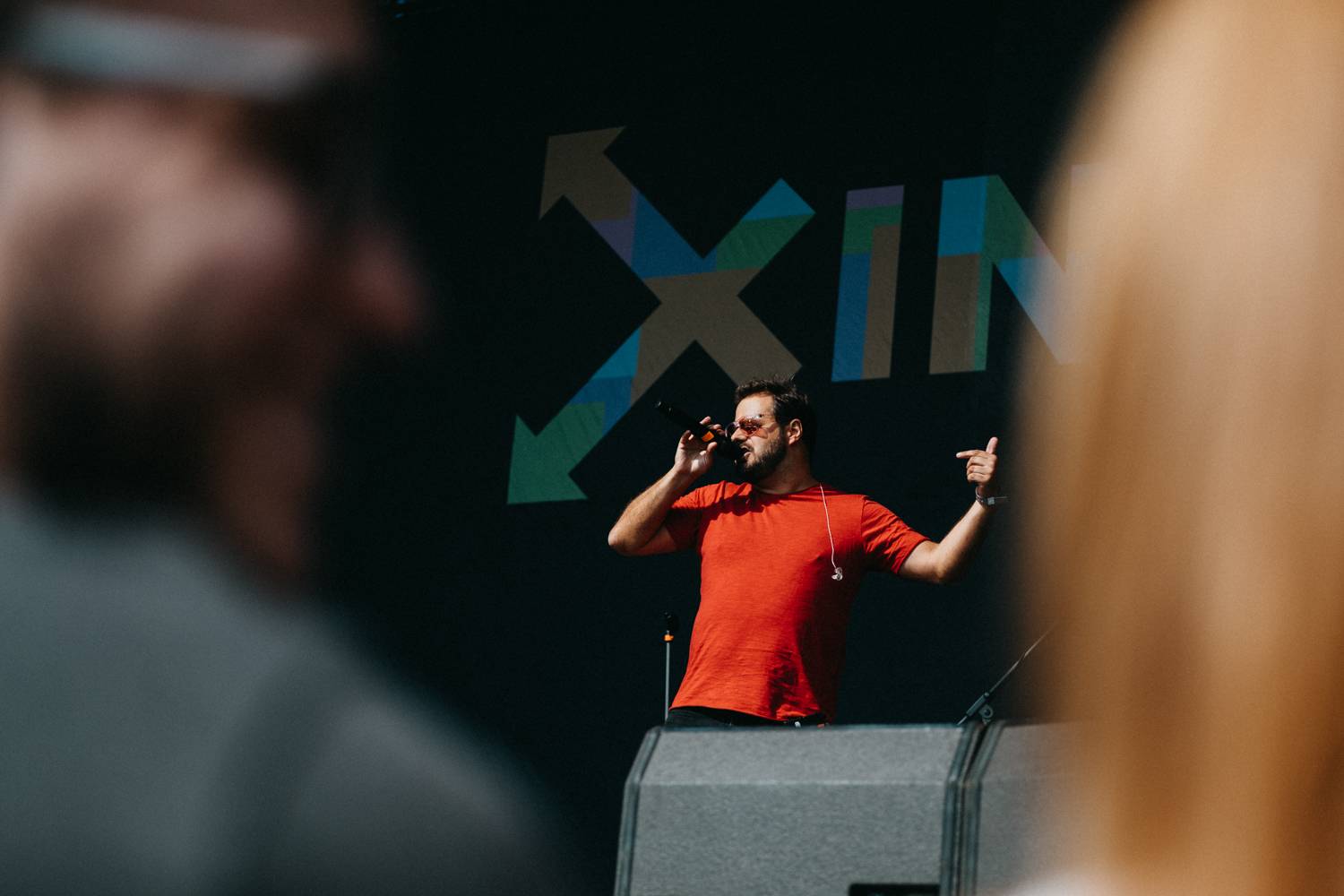 Prvnímu dni pardubického Létofestu se vyhnul déšť. Jiří Macháček nečekaně zpíval s Monkey Business