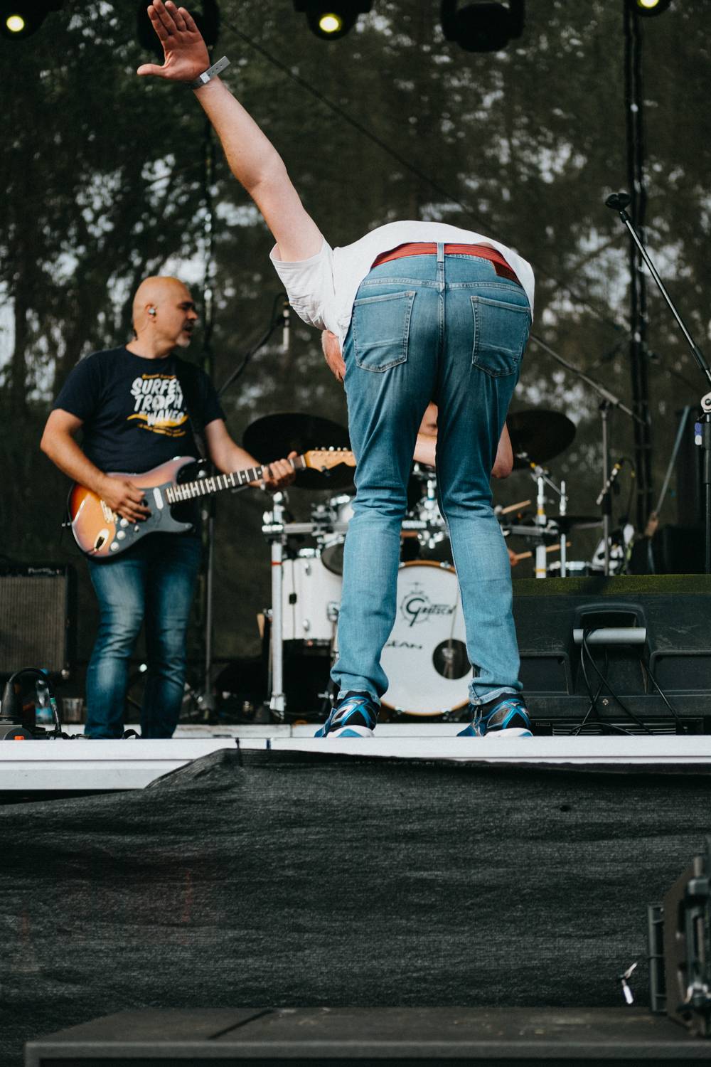 Prvnímu dni pardubického Létofestu se vyhnul déšť. Jiří Macháček nečekaně zpíval s Monkey Business