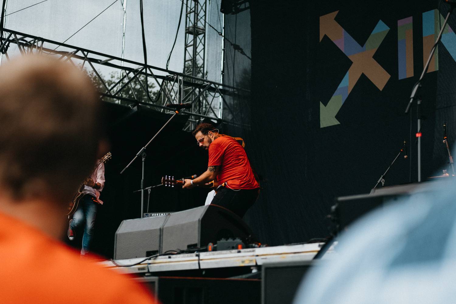 Prvnímu dni pardubického Létofestu se vyhnul déšť. Jiří Macháček nečekaně zpíval s Monkey Business