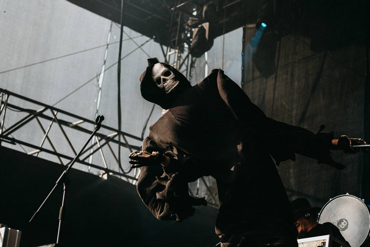 Prvnímu dni pardubického Létofestu se vyhnul déšť. Jiří Macháček nečekaně zpíval s Monkey Business