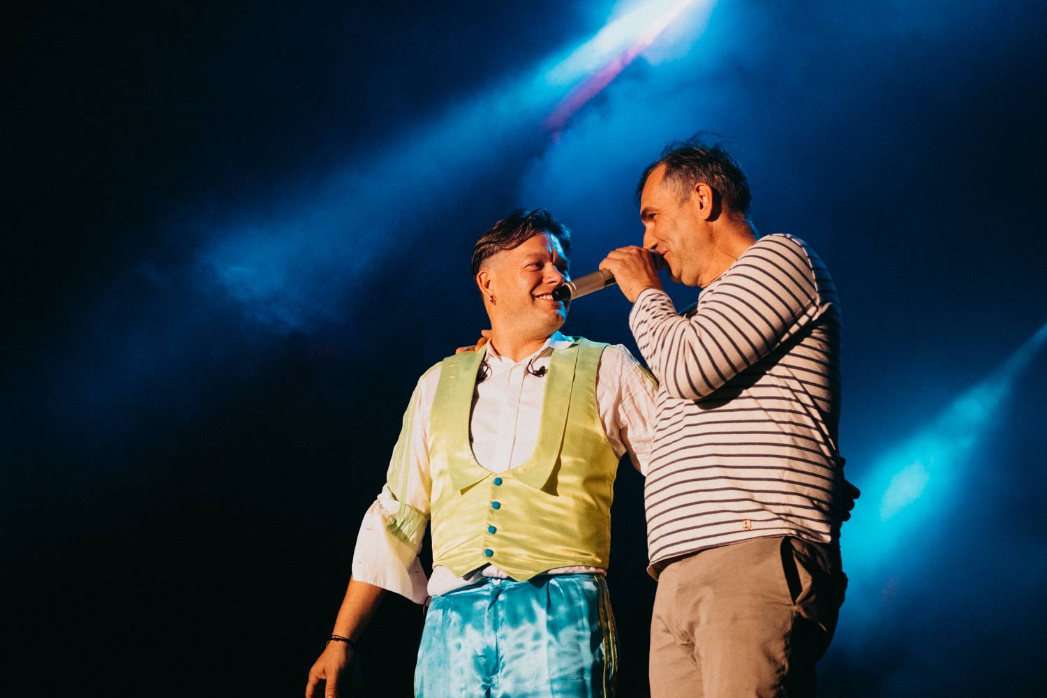 Prvnímu dni pardubického Létofestu se vyhnul déšť. Jiří Macháček nečekaně zpíval s Monkey Business