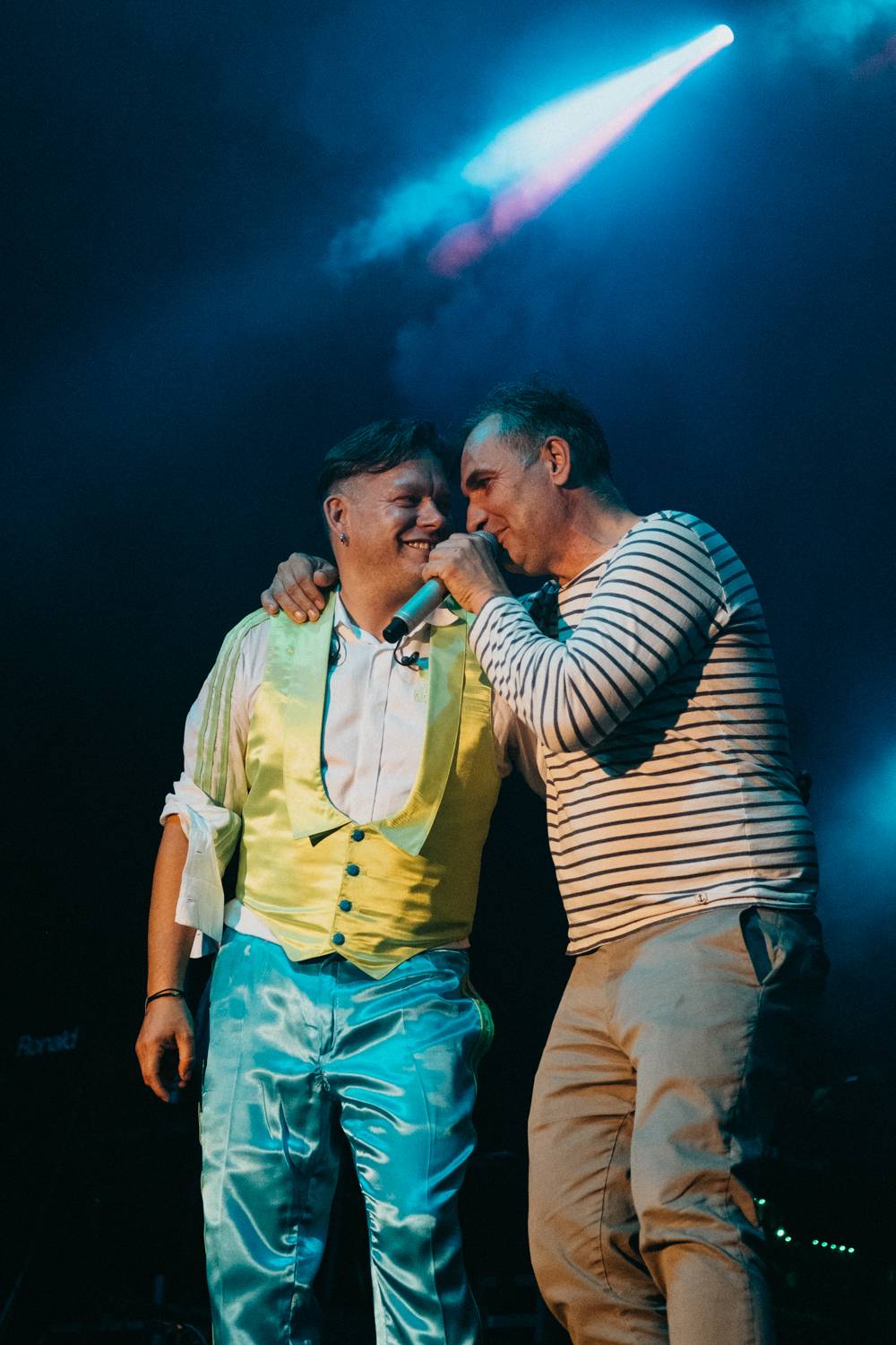 Prvnímu dni pardubického Létofestu se vyhnul déšť. Jiří Macháček nečekaně zpíval s Monkey Business