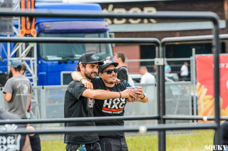 První deštivý den vystoupili v Táboře na Mighty Sounds H20, Long Tall Texans nebo Prague Conspiracy