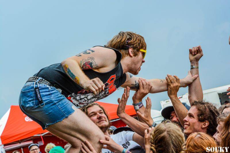 První deštivý den vystoupili v Táboře na Mighty Sounds H20, Long Tall Texans nebo Prague Conspiracy