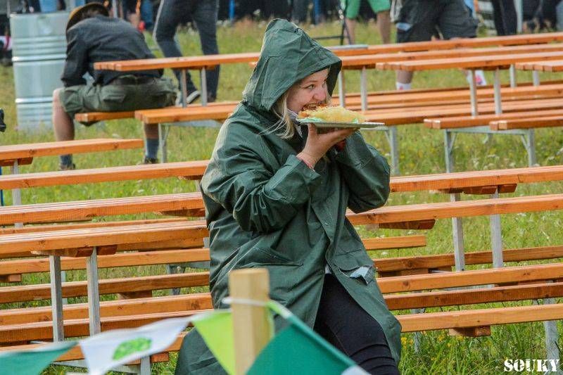 První deštivý den vystoupili v Táboře na Mighty Sounds H20, Long Tall Texans nebo Prague Conspiracy