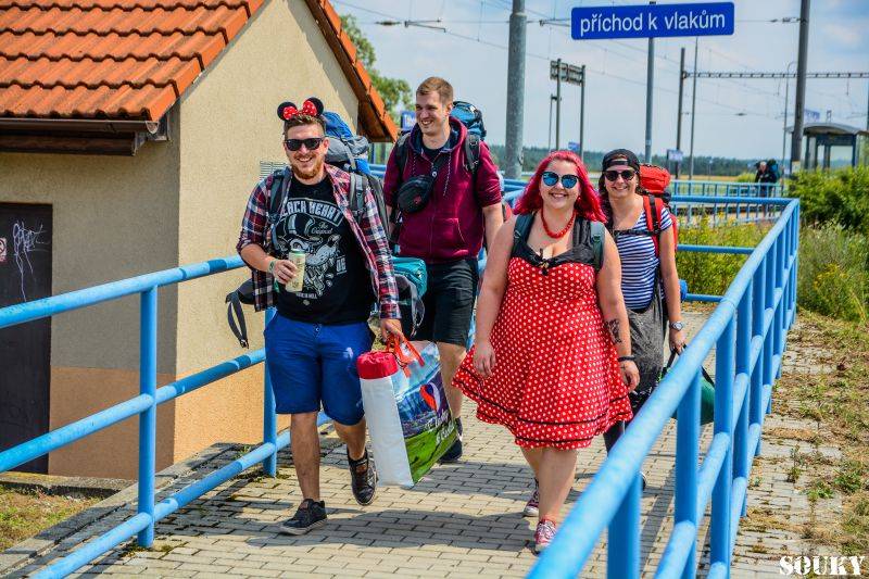 První deštivý den vystoupili v Táboře na Mighty Sounds H20, Long Tall Texans nebo Prague Conspiracy