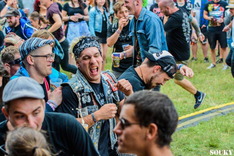 První deštivý den vystoupili v Táboře na Mighty Sounds H20, Long Tall Texans nebo Prague Conspiracy