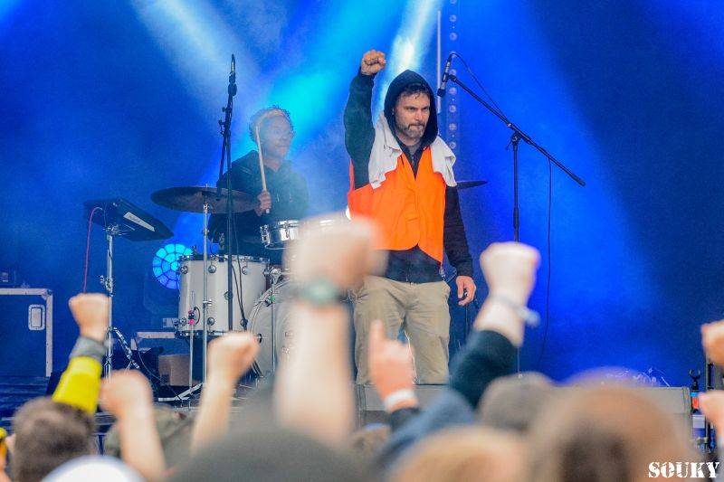 První deštivý den vystoupili v Táboře na Mighty Sounds H20, Long Tall Texans nebo Prague Conspiracy