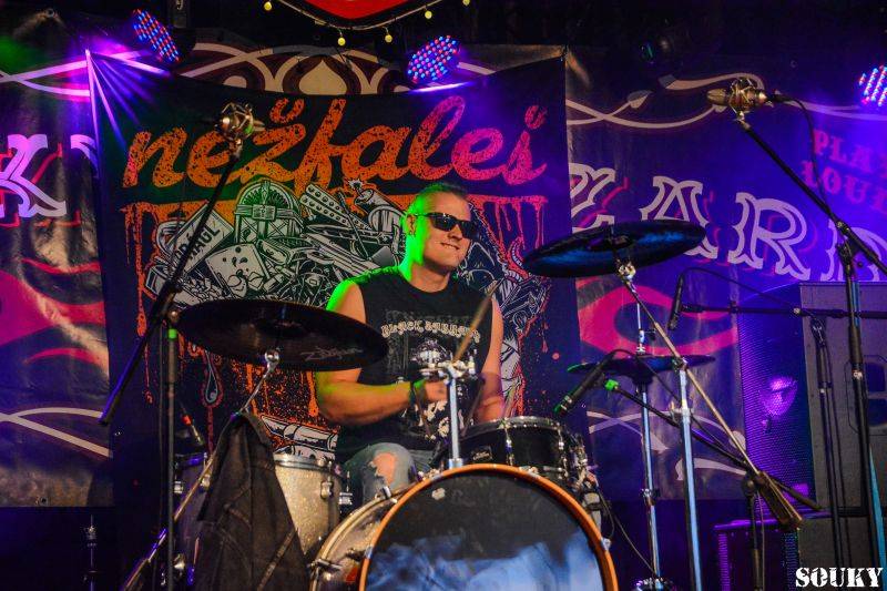 První deštivý den vystoupili v Táboře na Mighty Sounds H20, Long Tall Texans nebo Prague Conspiracy