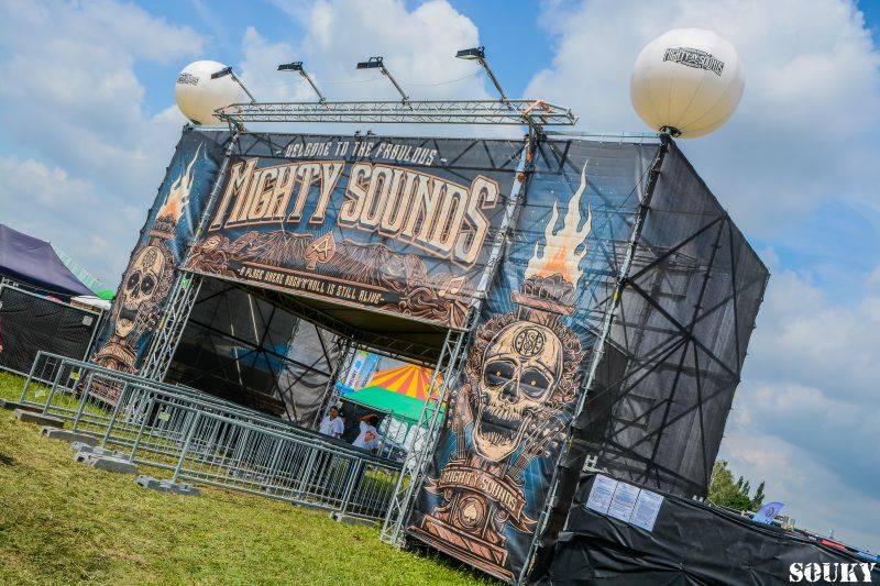 První deštivý den vystoupili v Táboře na Mighty Sounds H20, Long Tall Texans nebo Prague Conspiracy