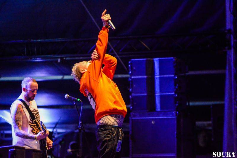 První deštivý den vystoupili v Táboře na Mighty Sounds H20, Long Tall Texans nebo Prague Conspiracy