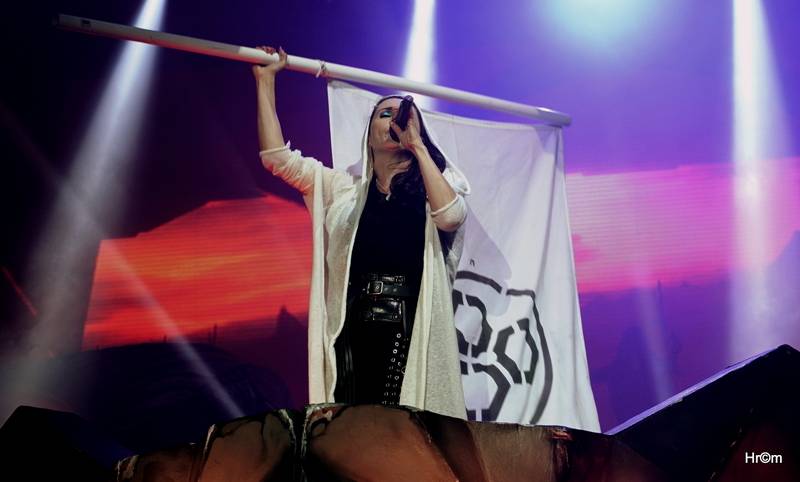 Třetí den na Masters Of Rock: Dvacet tisíc lidí rozpálili Tarja, Within Temptation i Rage se Zlínskou filharmonií