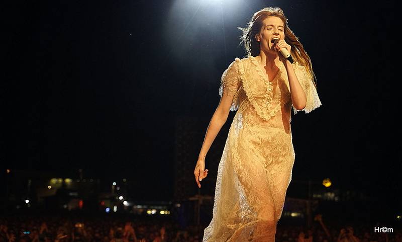 Hvězdou prvního dne Colours of Ostrava byla Florence and the Machine, vystoupili i MØ nebo Red Baraat