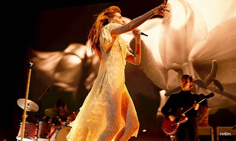 Hvězdou prvního dne Colours of Ostrava byla Florence and the Machine, vystoupili i MØ nebo Red Baraat