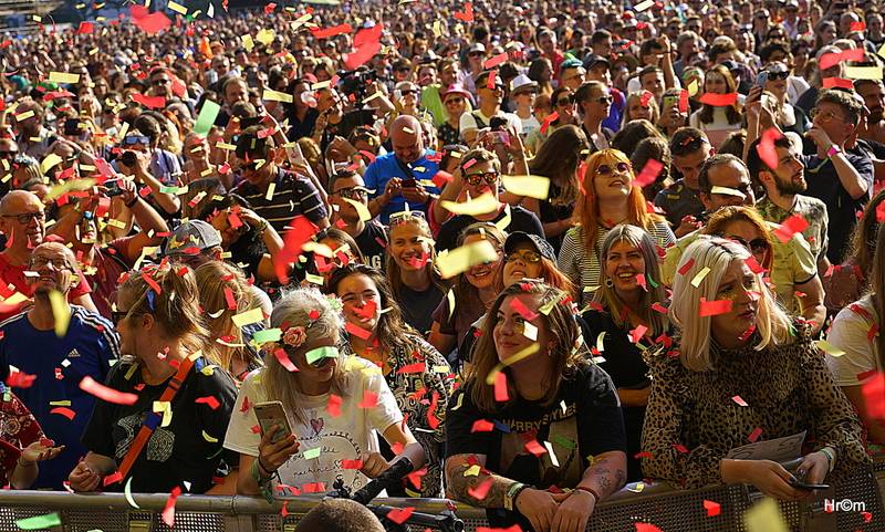 Hvězdou prvního dne Colours of Ostrava byla Florence and the Machine, vystoupili i MØ nebo Red Baraat