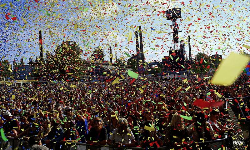 Hvězdou prvního dne Colours of Ostrava byla Florence and the Machine, vystoupili i MØ nebo Red Baraat
