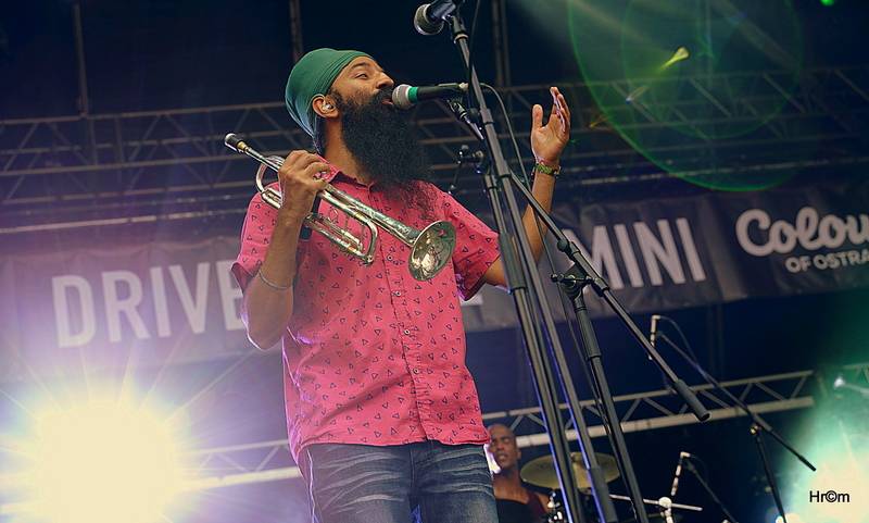 Hvězdou prvního dne Colours of Ostrava byla Florence and the Machine, vystoupili i MØ nebo Red Baraat