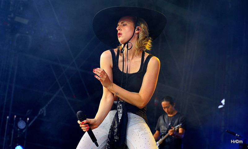 Hvězdou prvního dne Colours of Ostrava byla Florence and the Machine, vystoupili i MØ nebo Red Baraat