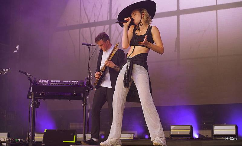 Hvězdou prvního dne Colours of Ostrava byla Florence and the Machine, vystoupili i MØ nebo Red Baraat