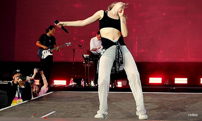 Hvězdou prvního dne Colours of Ostrava byla Florence and the Machine, vystoupili i MØ nebo Red Baraat