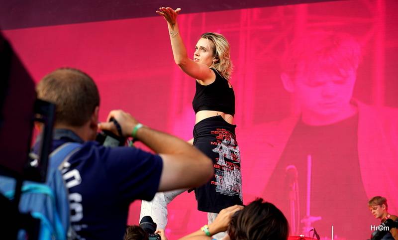 Hvězdou prvního dne Colours of Ostrava byla Florence and the Machine, vystoupili i MØ nebo Red Baraat