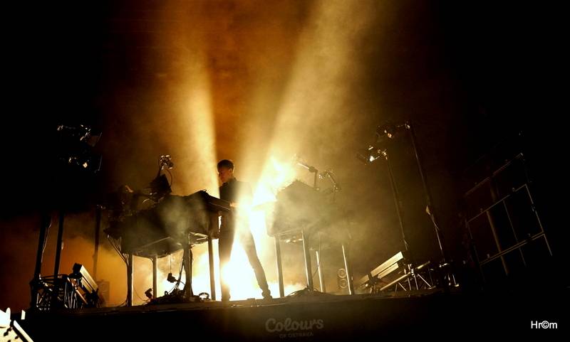 Hvězdou prvního dne Colours of Ostrava byla Florence and the Machine, vystoupili i MØ nebo Red Baraat